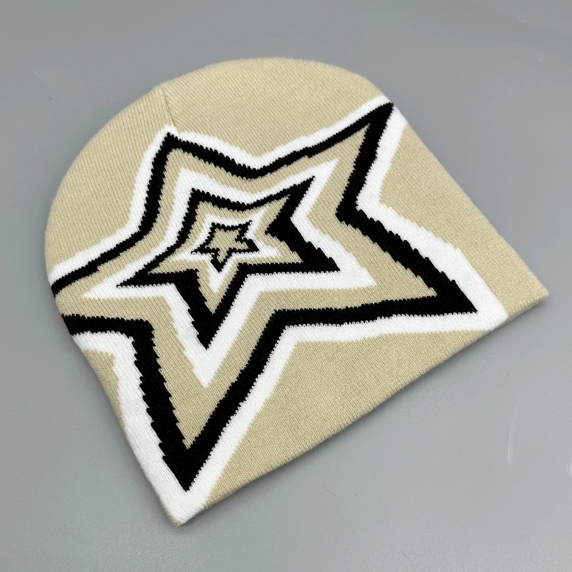 Beanie With Star Beige